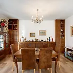 Vanna House *